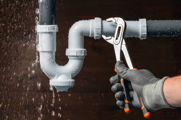 Professional Leak Detection technician working in Canon, GA